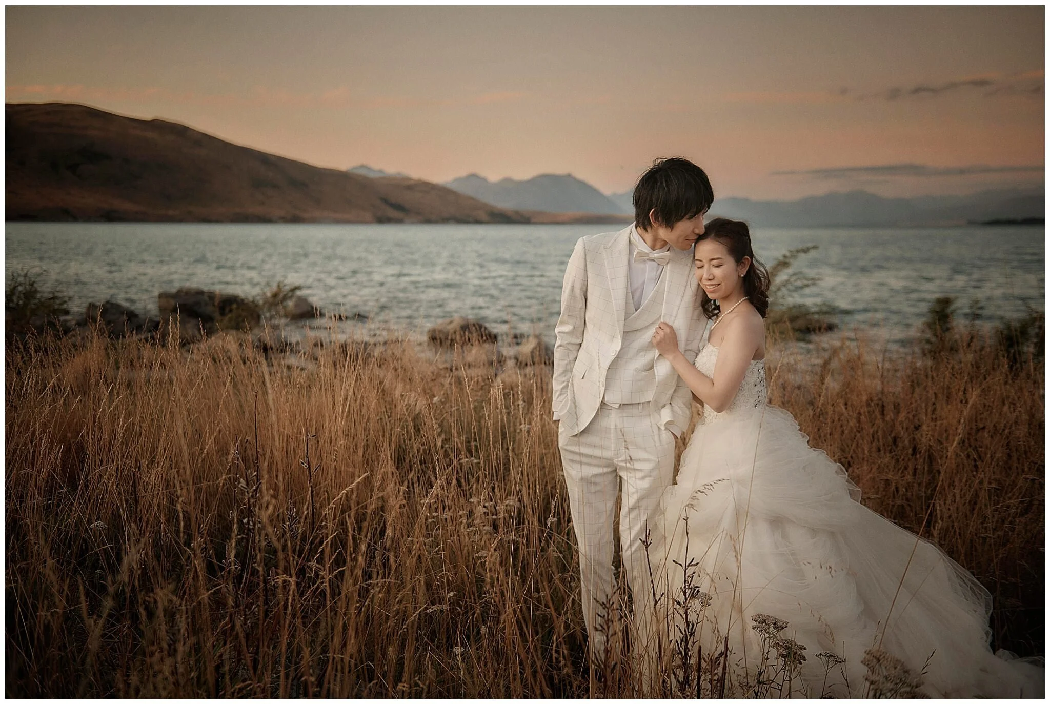 Christchurch Wedding Photographer. Destination Wedding, Elopement Wedding, Heli-Wedding, Pre-Wedding Shoot and Engagement Shoot in Christchurch, Tekapo, Mt Cook, Kaikoura and Queenstown