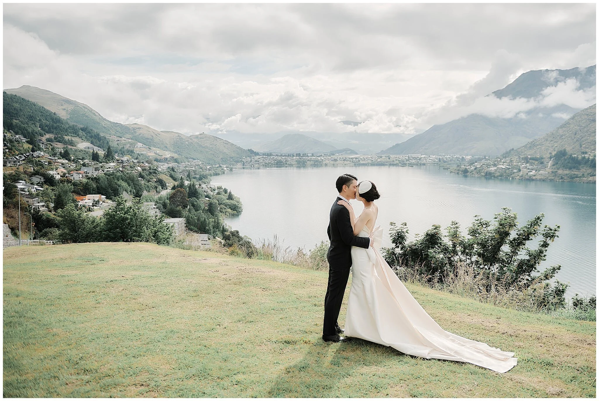 Christchurch Wedding Photographer. Destination Wedding, Elopement Wedding, Heli-Wedding, Pre-Wedding Shoot and Engagement Shoot in Christchurch, Tekapo, Mt Cook, Kaikoura and Queenstown