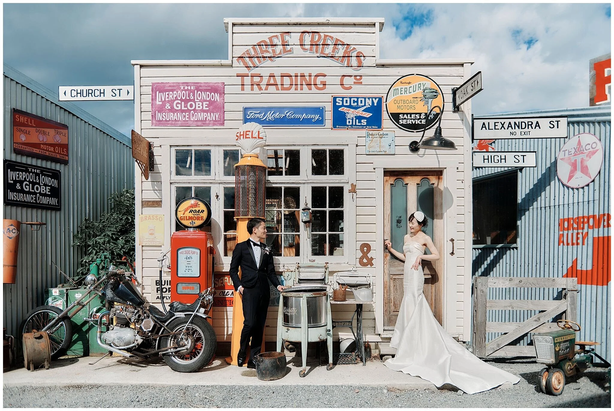 Christchurch Wedding Photographer. Destination Wedding, Elopement Wedding, Heli-Wedding, Pre-Wedding Shoot and Engagement Shoot in Christchurch, Tekapo, Mt Cook, Kaikoura and Queenstown