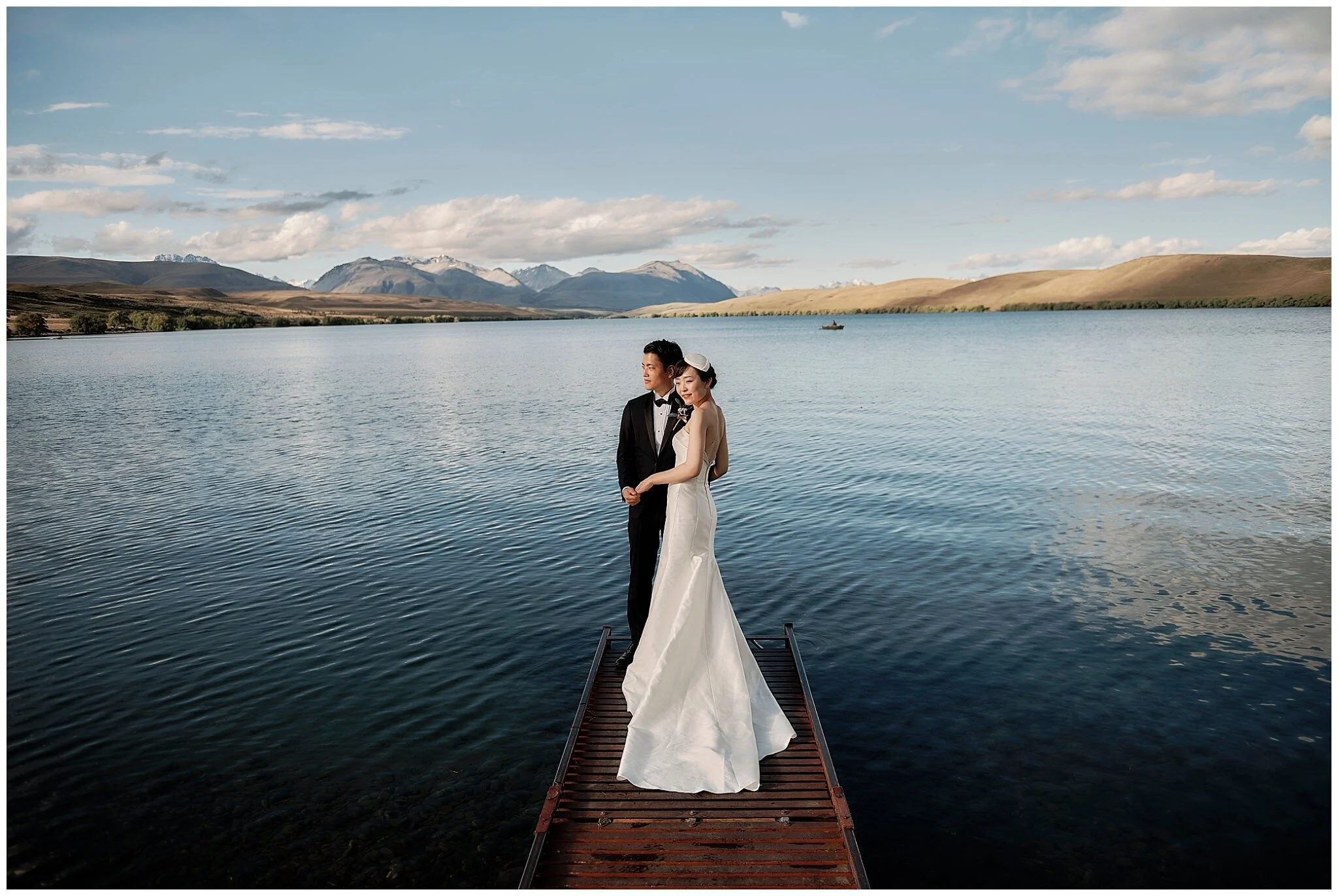 Christchurch Wedding Photographer. Destination Wedding, Elopement Wedding, Heli-Wedding, Pre-Wedding Shoot and Engagement Shoot in Christchurch, Tekapo, Mt Cook, Kaikoura and Queenstown