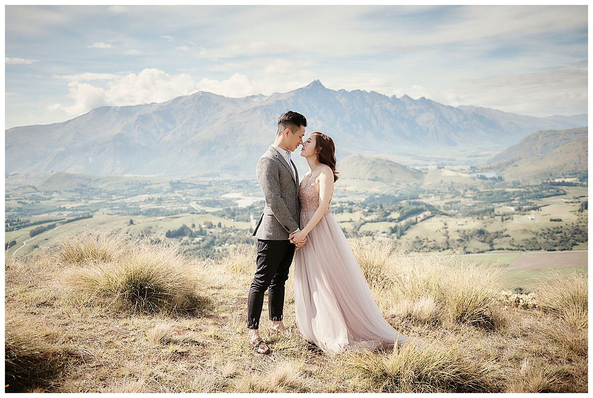 Christchurch Wedding Photographer. Destination Wedding, Elopement Wedding, Heli-Wedding, Pre-Wedding Shoot and Engagement Shoot in Christchurch, Tekapo, Mt Cook, Kaikoura and Queenstown