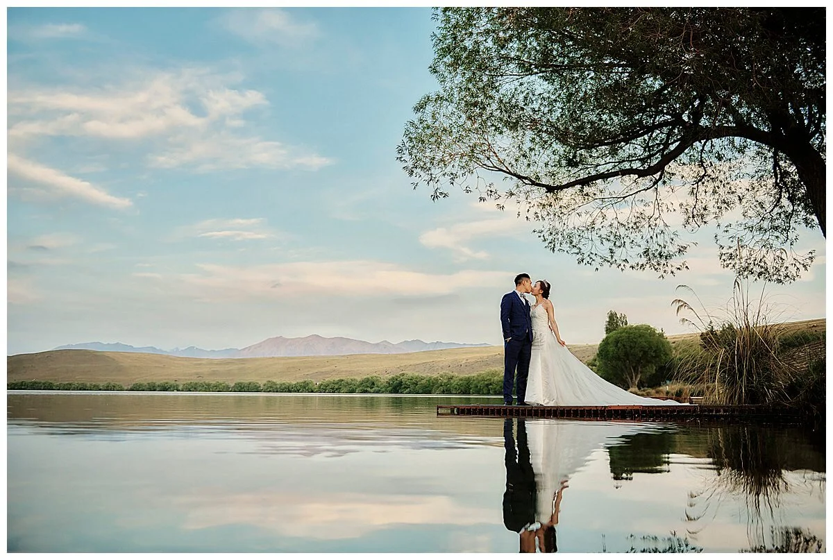 Christchurch Wedding Photographer. Destination Wedding, Elopement Wedding, Heli-Wedding, Pre-Wedding Shoot and Engagement Shoot in Christchurch, Tekapo, Mt Cook, Kaikoura and Queenstown