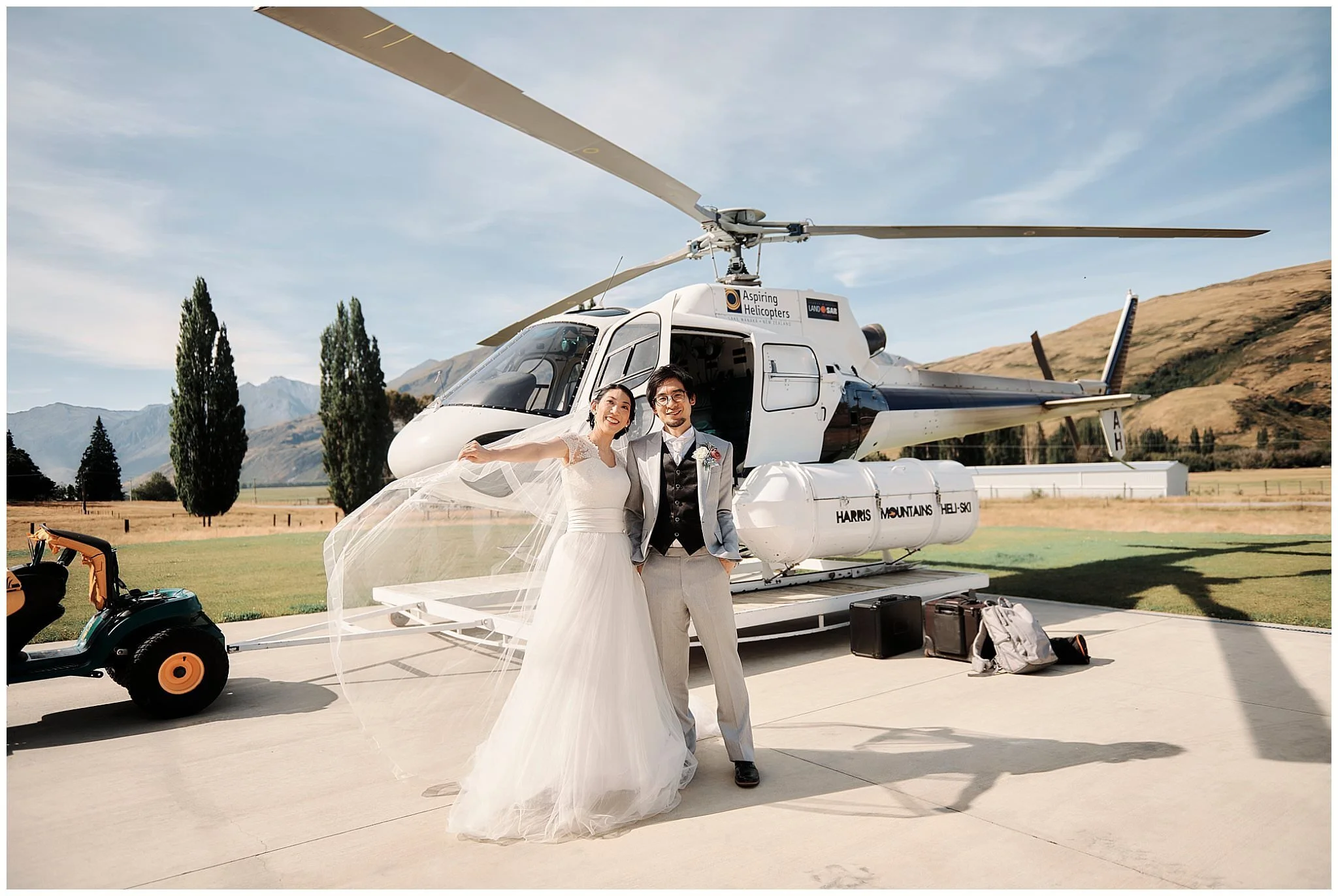 Christchurch Wedding Photographer. Destination Wedding, Elopement Wedding, Heli-Wedding, Pre-Wedding Shoot and Engagement Shoot in Christchurch, Tekapo, Mt Cook, Kaikoura and Queenstown