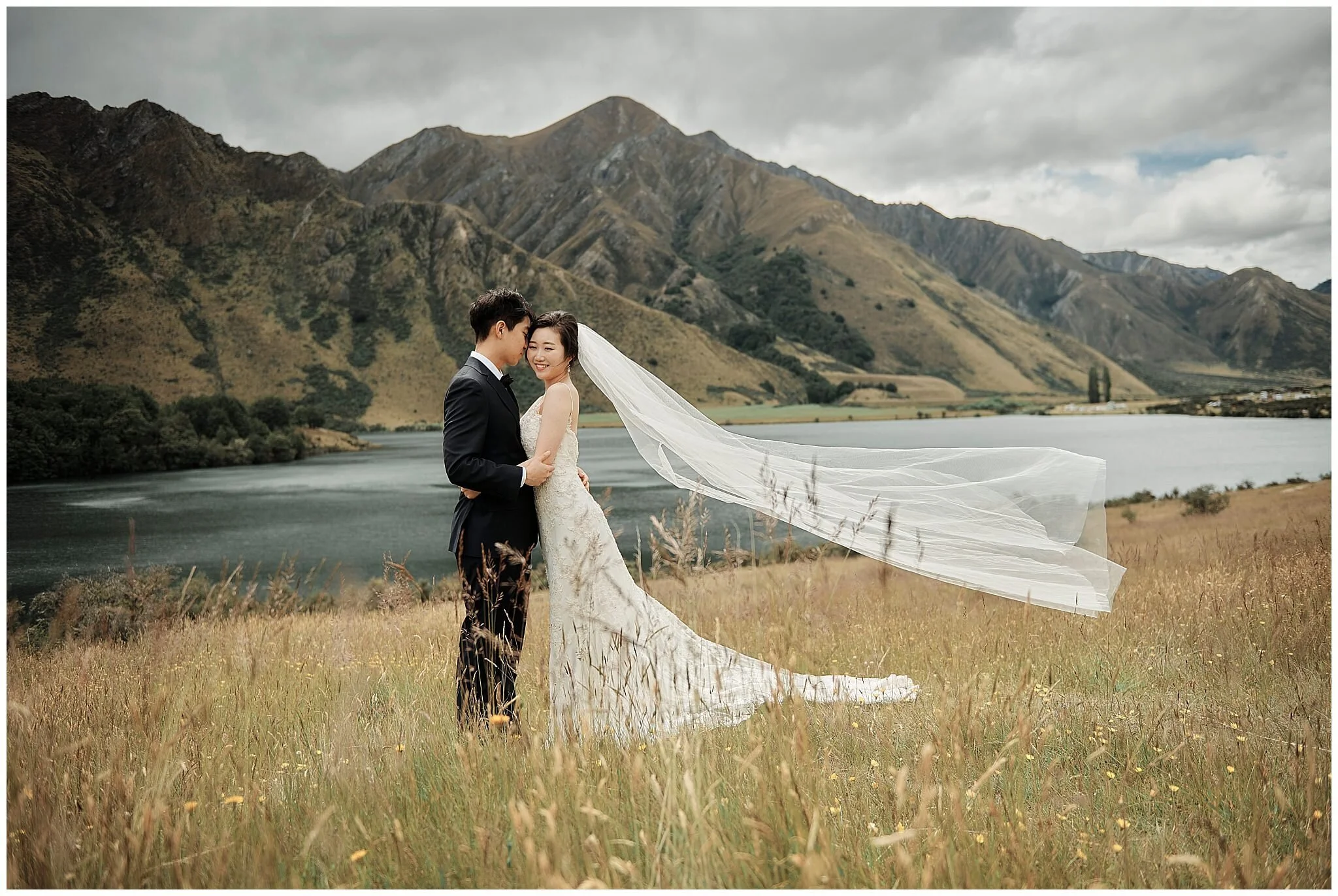 Christchurch Wedding Photographer. Destination Wedding, Elopement Wedding, Heli-Wedding, Pre-Wedding Shoot and Engagement Shoot in Christchurch, Tekapo, Mt Cook, Kaikoura and Queenstown