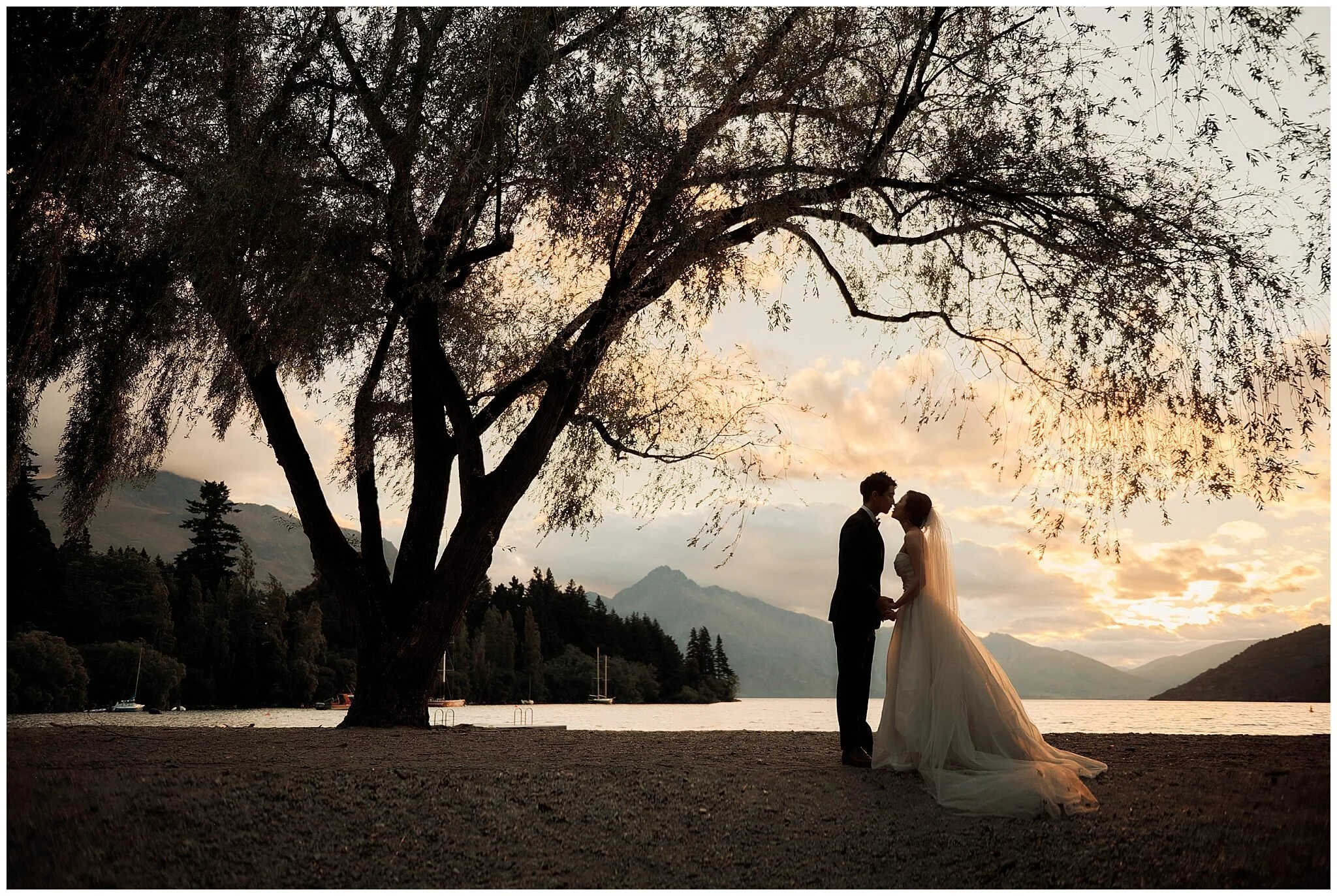 Christchurch Wedding Photographer. Destination Wedding, Elopement Wedding, Heli-Wedding, Pre-Wedding Shoot and Engagement Shoot in Christchurch, Tekapo, Mt Cook, Kaikoura and Queenstown