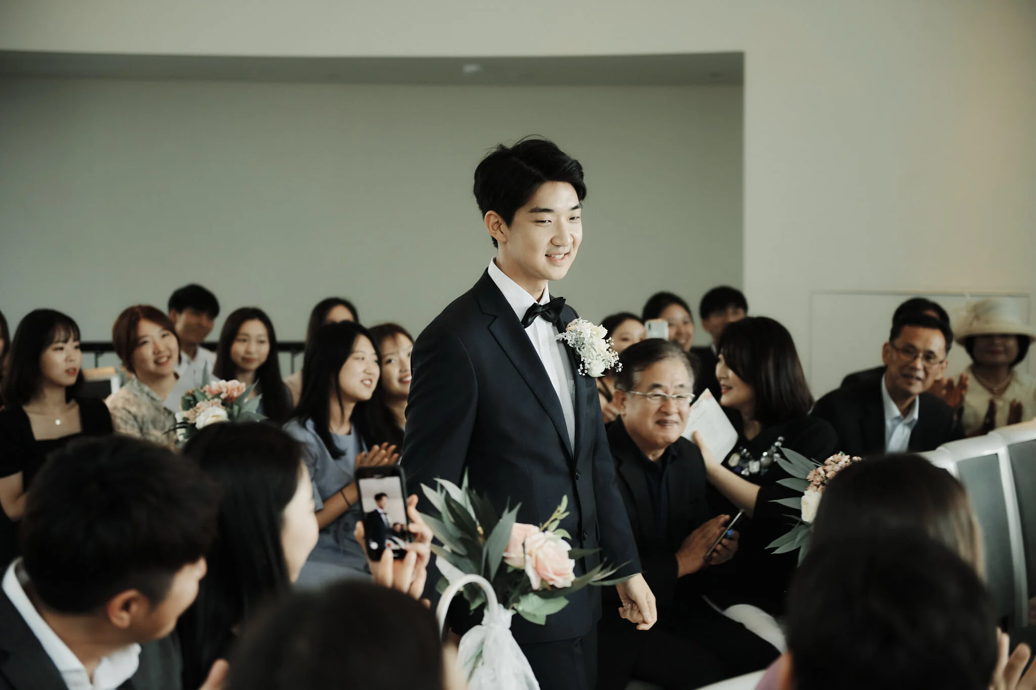 Christchurch Wedding Photographer. Destination Wedding, Elopement Wedding, Heli-Wedding, Pre-Wedding Shoot and Engagement Shoot in Christchurch, Tekapo, Mt Cook, Kaikoura and Queenstown