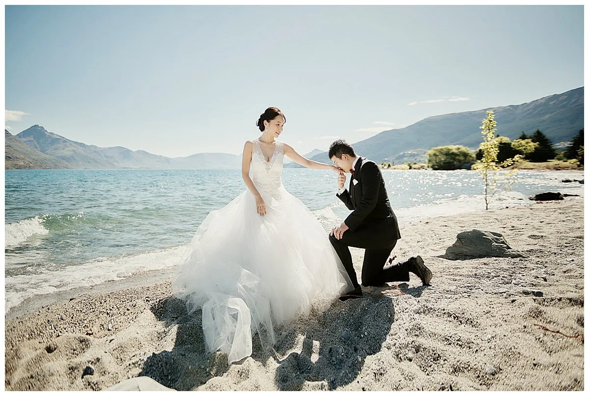 Christchurch Wedding Photographer. Destination Wedding, Elopement Wedding, Heli-Wedding, Pre-Wedding Shoot and Engagement Shoot in Christchurch, Tekapo, Mt Cook, Kaikoura and Queenstown