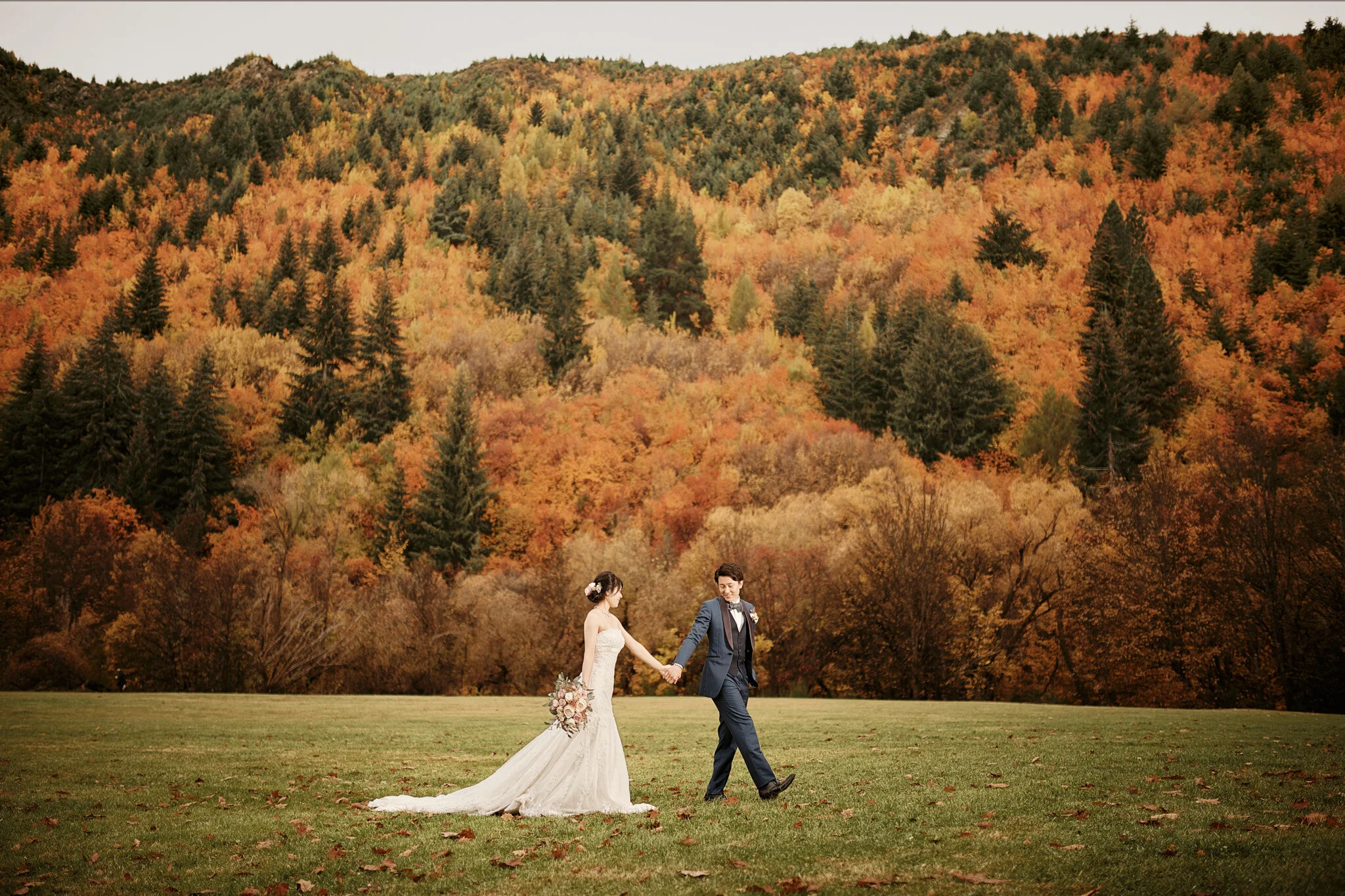 Christchurch Wedding Photographer. Destination Wedding, Elopement Wedding, Heli-Wedding, Pre-Wedding Shoot and Engagement Shoot in Christchurch, Tekapo, Mt Cook, Kaikoura and Queenstown