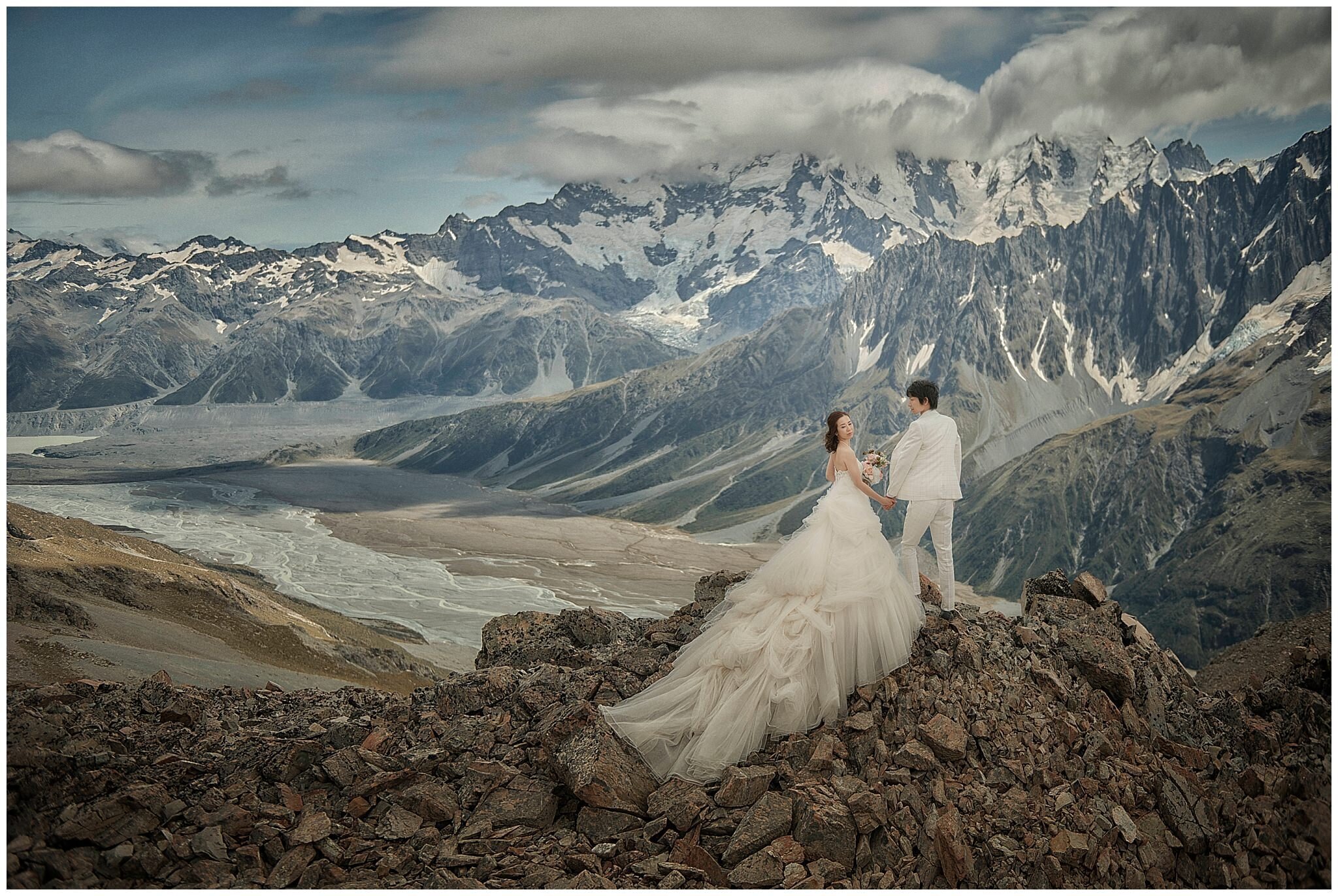 Heli-Wedding in Queenstown, New Zealand | Helicopter Wedding, Destination Wedding, Elopement Wedding, Mountain Weddings