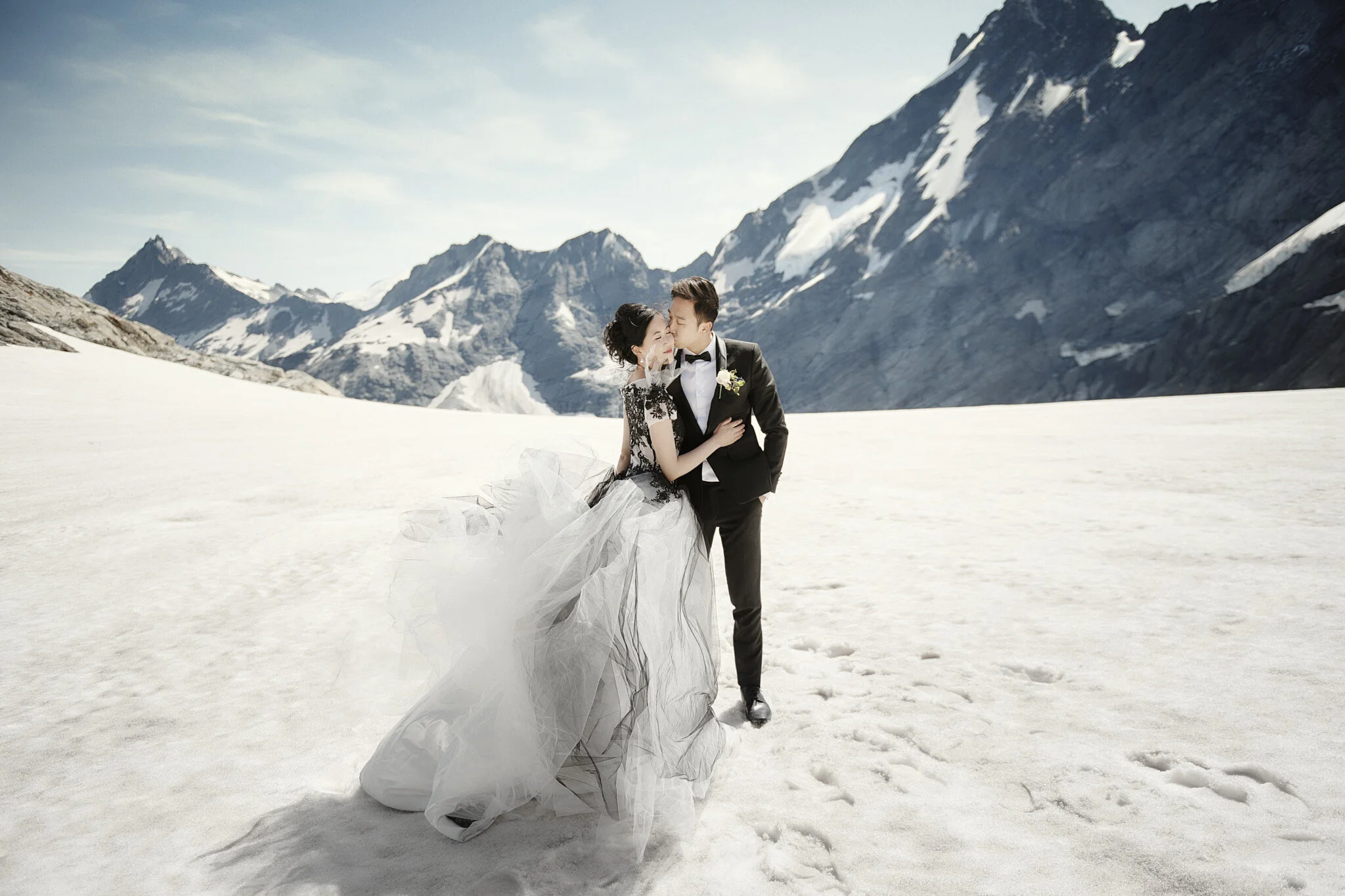 queenstown elopement heli wedding photographer.jpg