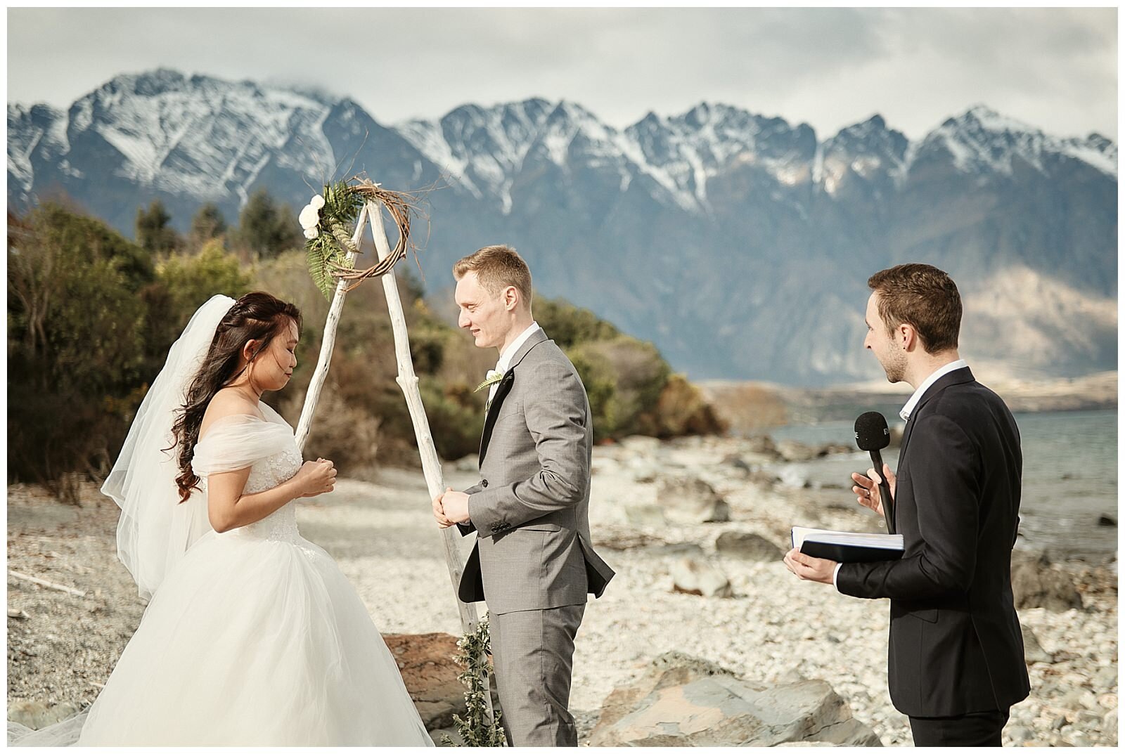 Queenstown Elopement Wedding Packages and Photographer