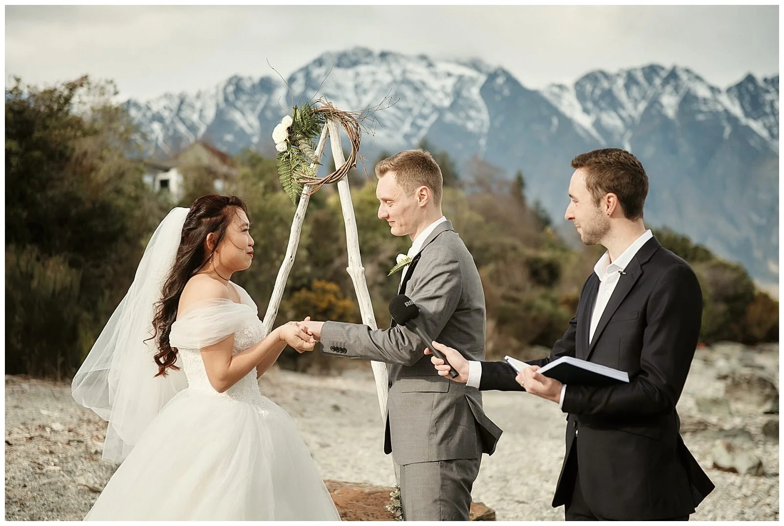 Queenstown Elopement Wedding Packages and Photographer