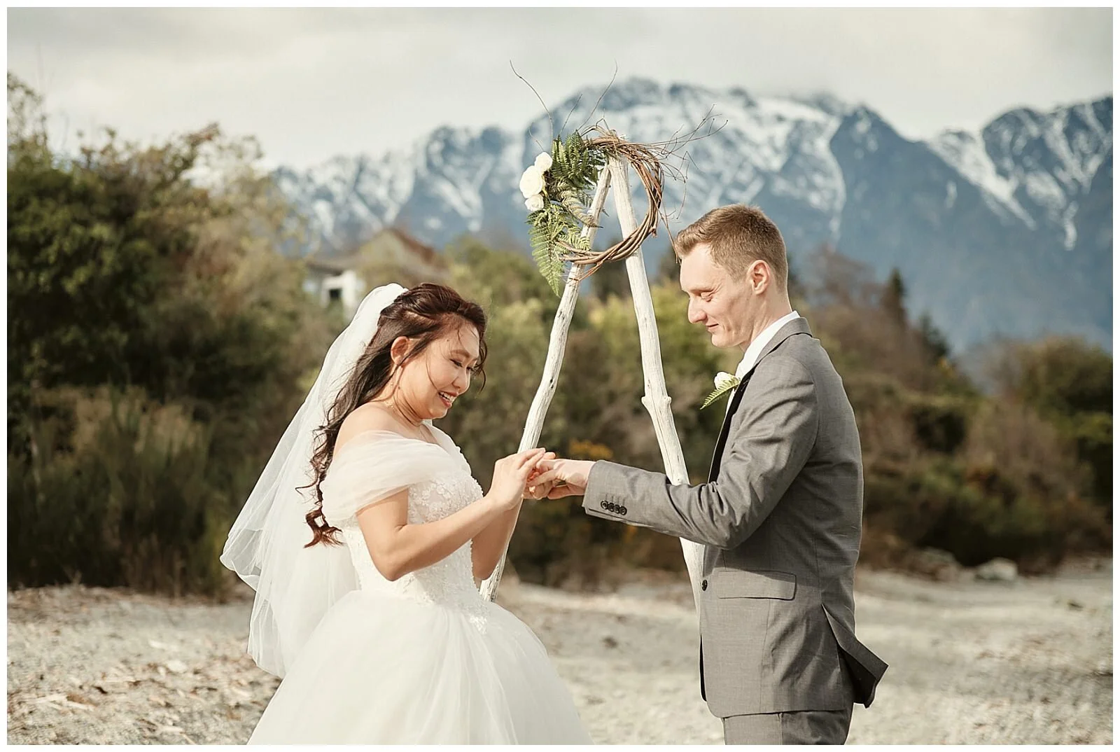 Queenstown Elopement Wedding Packages and Photographer