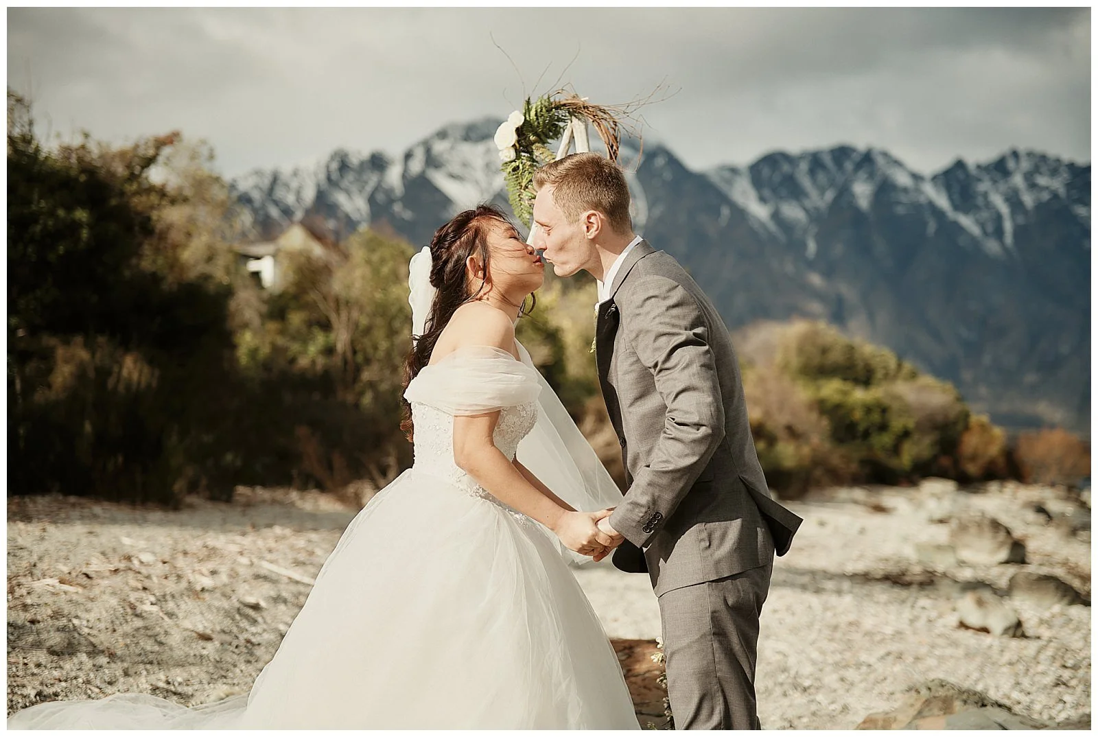 Queenstown Elopement Wedding Packages and Photographer