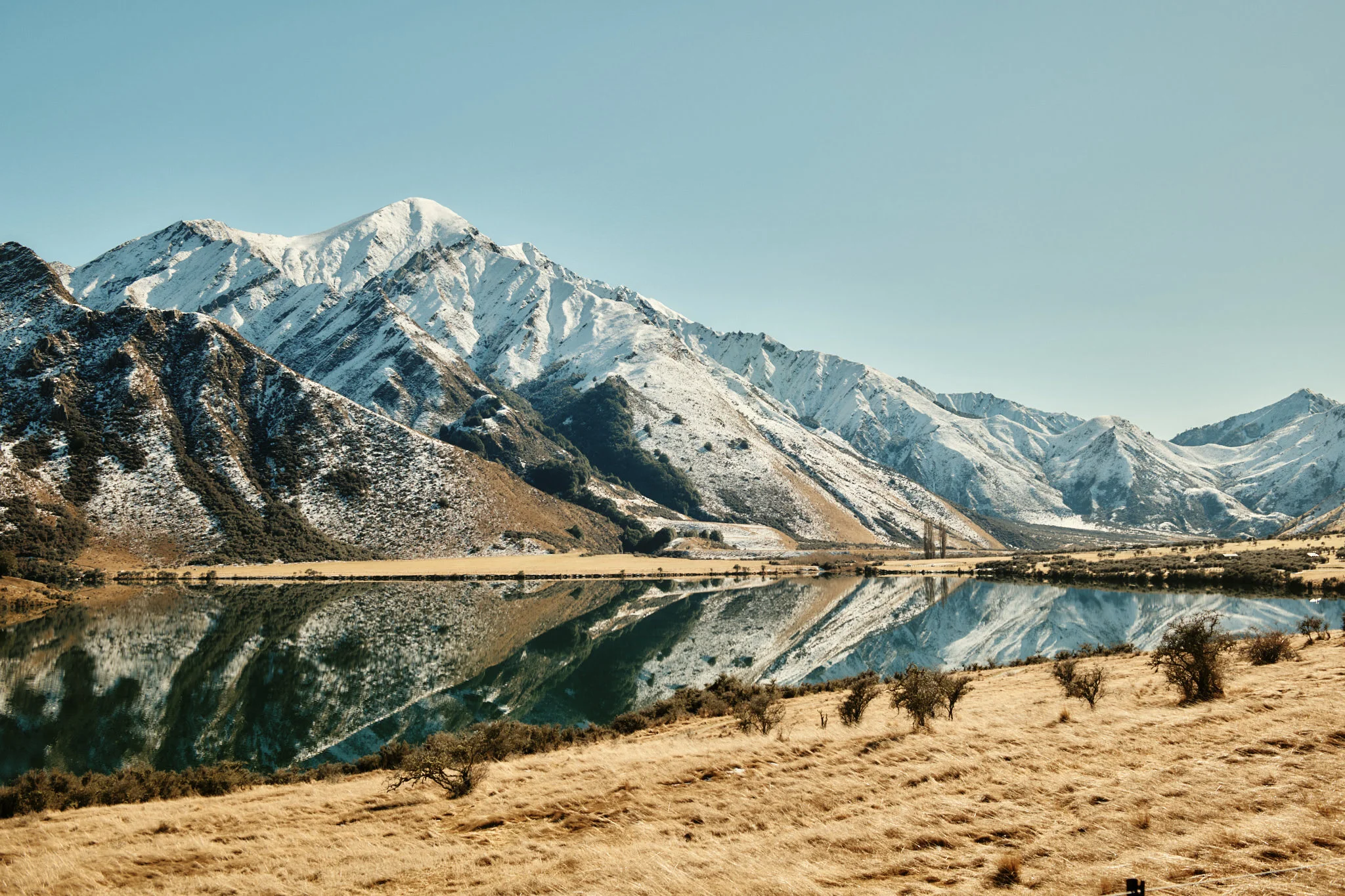 The beautiful Mirror-like Moke Lake