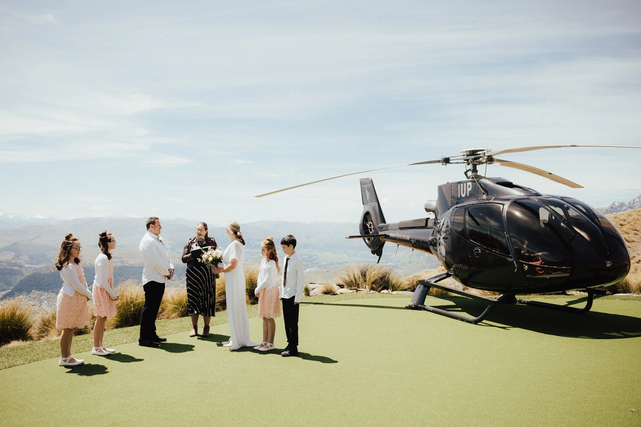 queenstown heli golf wedding.jpg