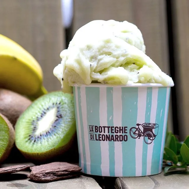 A Le Botteghe di Leonardo &eacute; uma gelateria que nasceu no lugar onde os melhores sorvetes do mundo s&atilde;o produzidos, a It&aacute;lia. A Foresti Design foi chamada para ajudar na sua implementa&ccedil;&atilde;o no Brasil, redesenhando sua ma