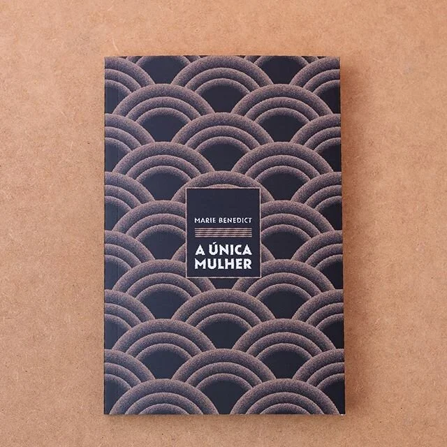A ÚNICA MULHER

No mundo dos designers gráficos, criar para a TAG Livros é um daqueles sonhos que estão na lista dos trabalhos mais legais que existem por aí. Por isso, de um ano para cá ficamos muito felizes por termos participado não só de 
