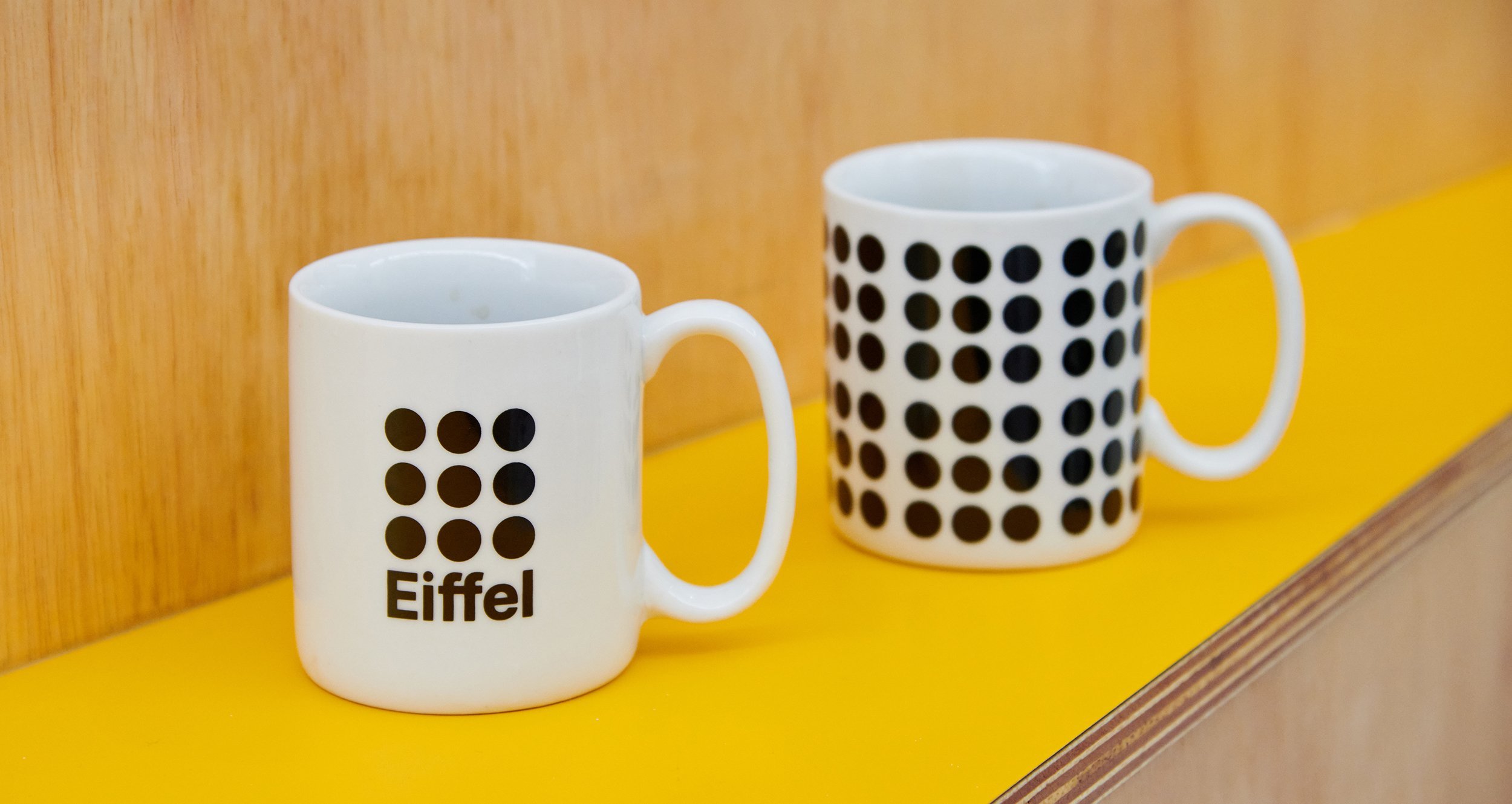 Eiffel_xicaras.jpg