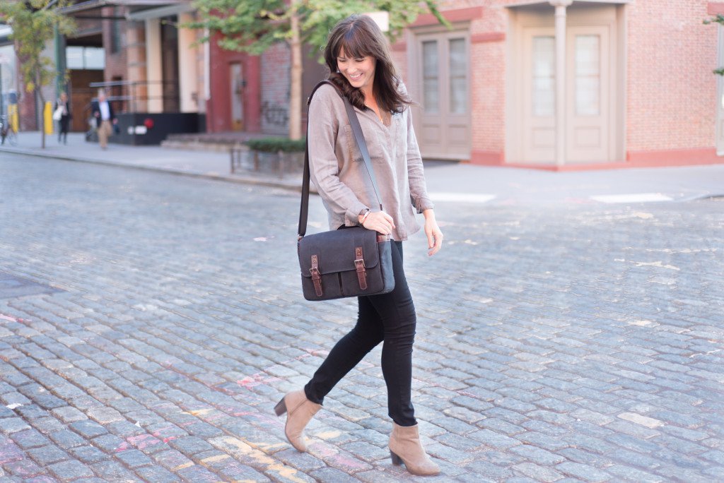 Co-founder, Angela Popplewell, is caught rocking her ONA X 100cameras Prince Street bag on the streets of Tribeca. 