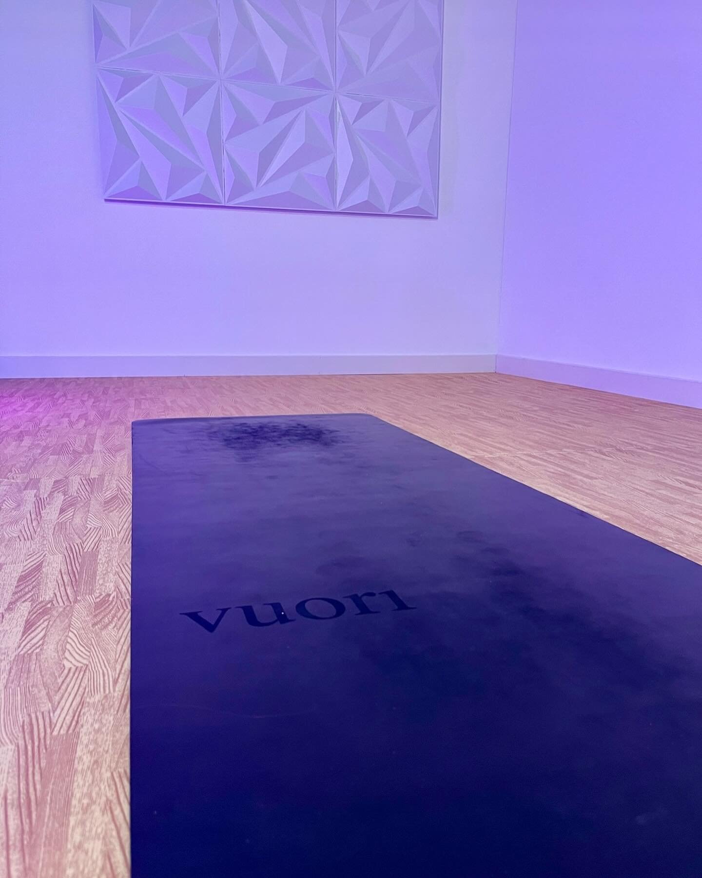 *NOW OFFERING* ⤵️⁣
in person in north county {&amp; still virtual} private Yoga sessions.⁣
⁣
I love one-on-one work, in all the ways, but specifically with Yoga.⁣
⁣
⁣
When I moved across the country a few years ago, I knew I&rsquo;d miss my in person