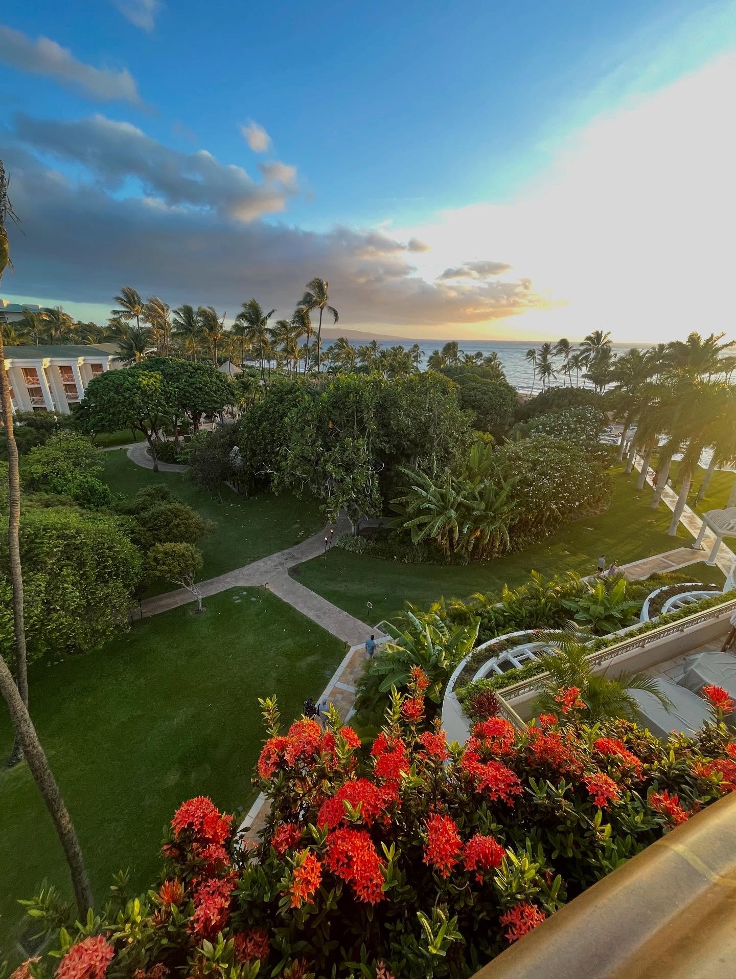 MAUI WOWIE🌴 444 Trip 2025 ✨😎

Part 1 (?) of having a special spot here on my grid to reflect back on, of my 40th &amp; John&rsquo;s 44th.

As always, Maui brought mostly Aloha vibes even w a tsunami scare (literally looked like any of these sunny d