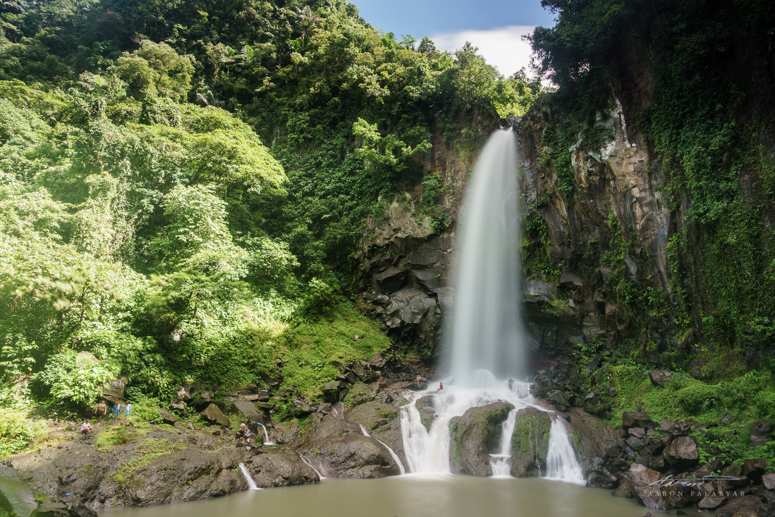15s at f/5 to avoid sharpening water droplets on lens. ISO 100. Firecrest 10-step ND and ND Soft Grad 0.6 to darken the sky.