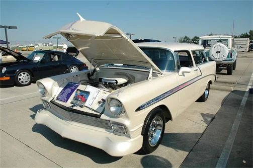 car_white.jpg