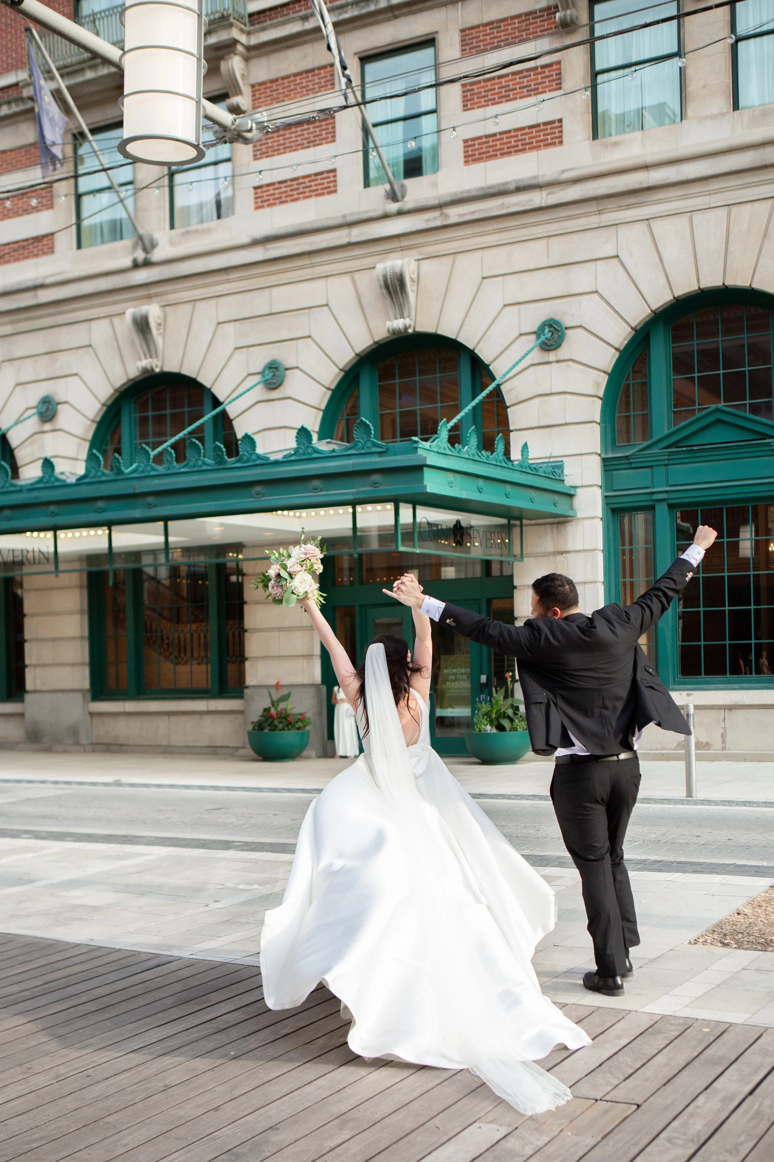 Kelly and Johns Indianapolis Wedding at the Omni Severin Hotel
