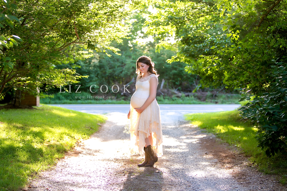 lynchburg_maternity_pictures__0013.jpg