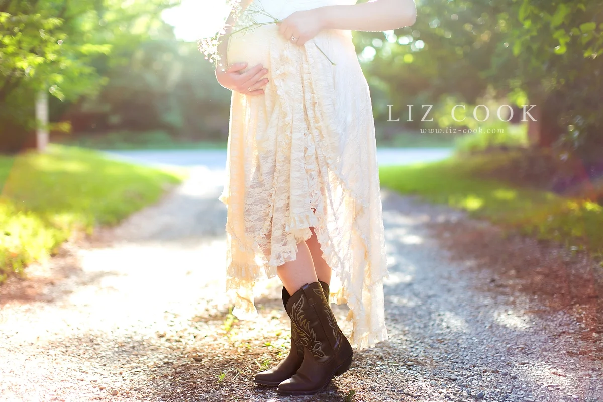 A Lynchburg Maternity Session | Tyler &amp; Heather