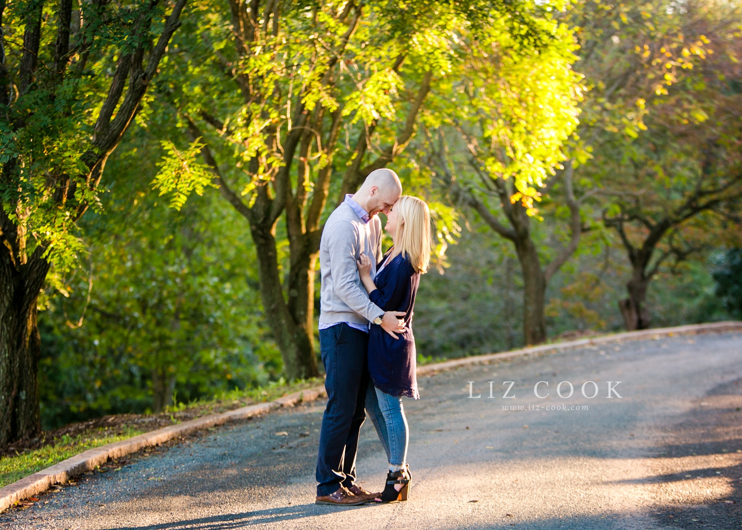 lynchburg-virginia-old-city-cemetery-engagement-pictures_0003.jpg