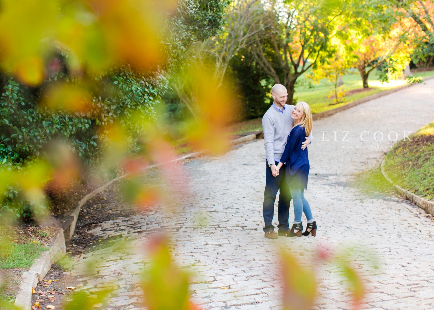 lynchburg-virginia-old-city-cemetery-engagement-pictures_0007.jpg