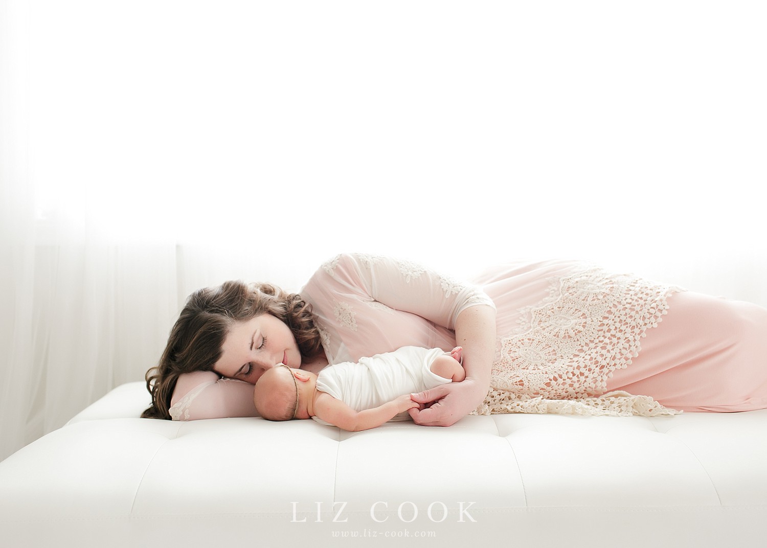 lynchburg-virginia-studio-newborn-pictures_0021.jpg