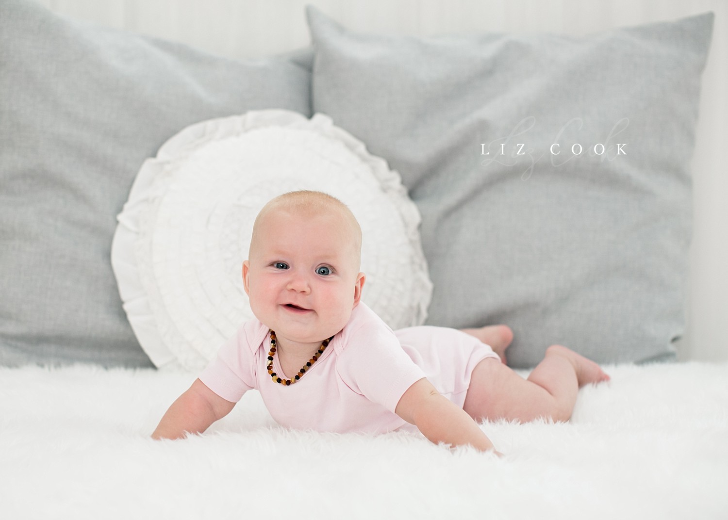 lynchburg-virginia-photography-studio-baby-girl-six-month-milestone-session-pictures-001.JPG