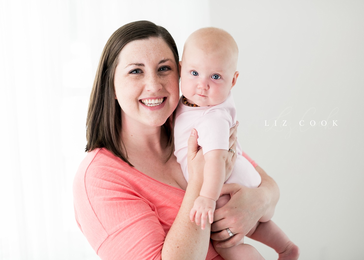 lynchburg-virginia-photography-studio-baby-girl-six-month-milestone-session-pictures-005.JPG