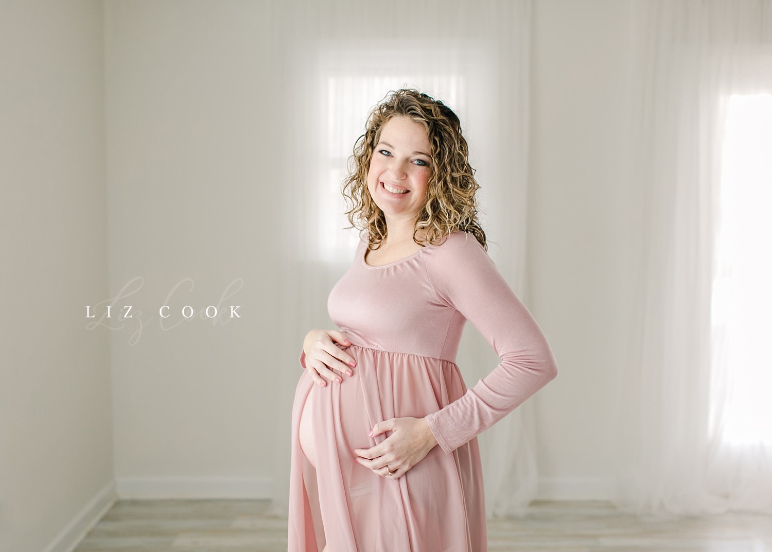 lynchburg-virginia-pregnancy-photography-studio-pictures_0005.jpg