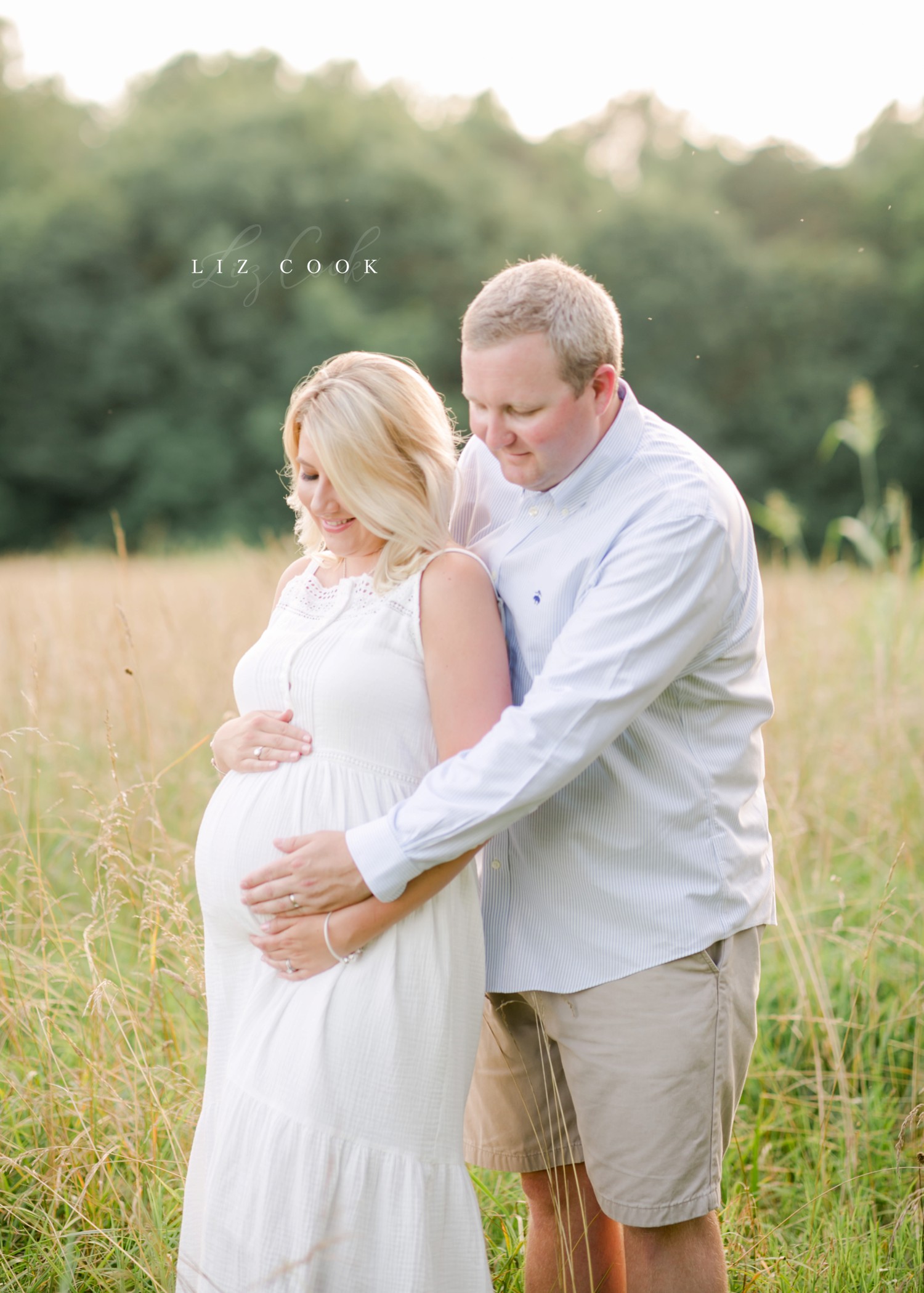 Lynchburg-Virginia-Maternity-Pictures-in-a-Field-Forest-Virginia-Photos-007.JPG