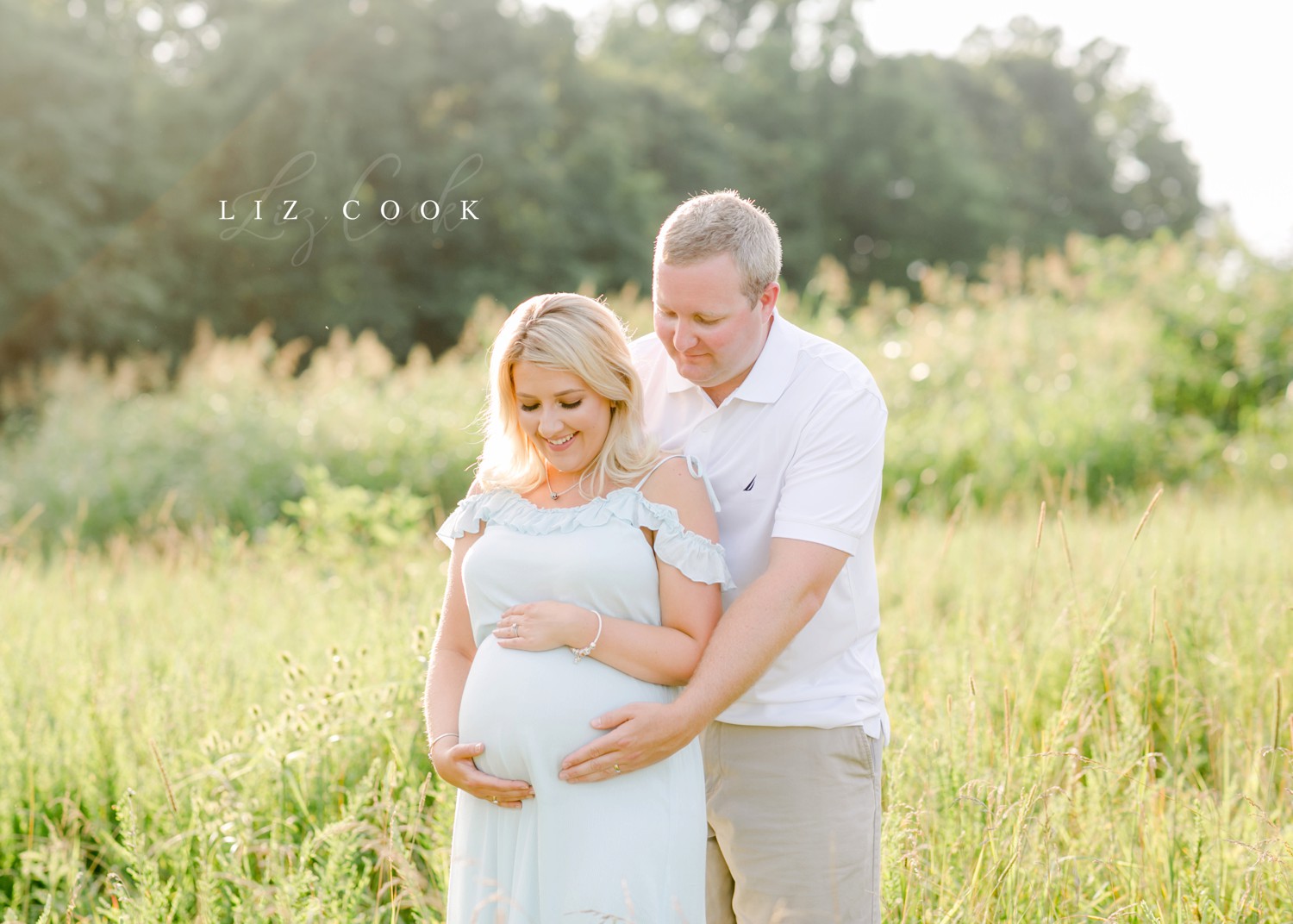 Lynchburg-Virginia-Maternity-Pictures-in-a-Field-Forest-Virginia-Photos-015.JPG