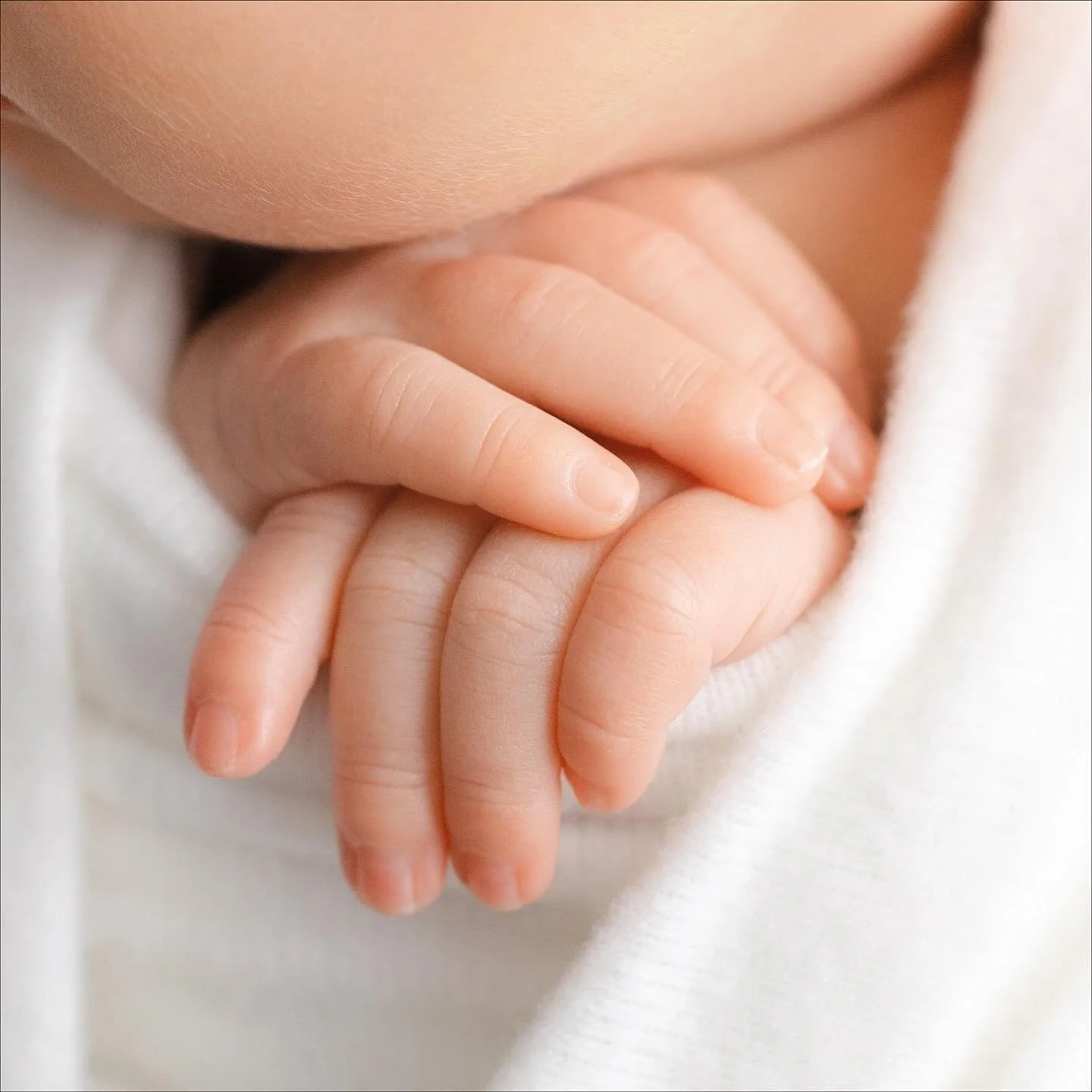 All the details&hellip; all the love. 💕 

#lynchburgva #lynchburgnewbornphotographer #lynchburgphotography #roanokeva #roanokephotographer