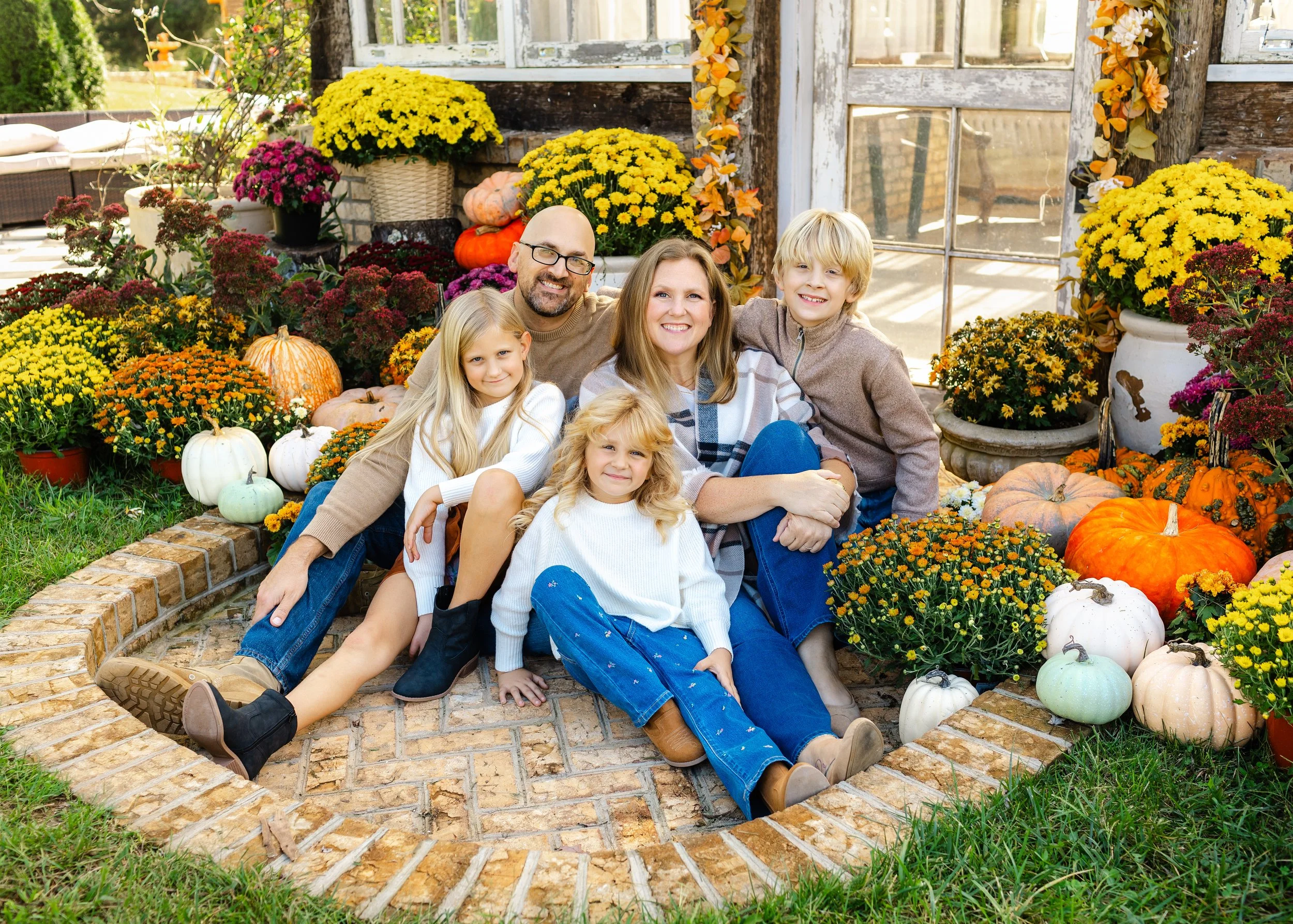 amherst-county-family-pictures-greenhouse.jpg