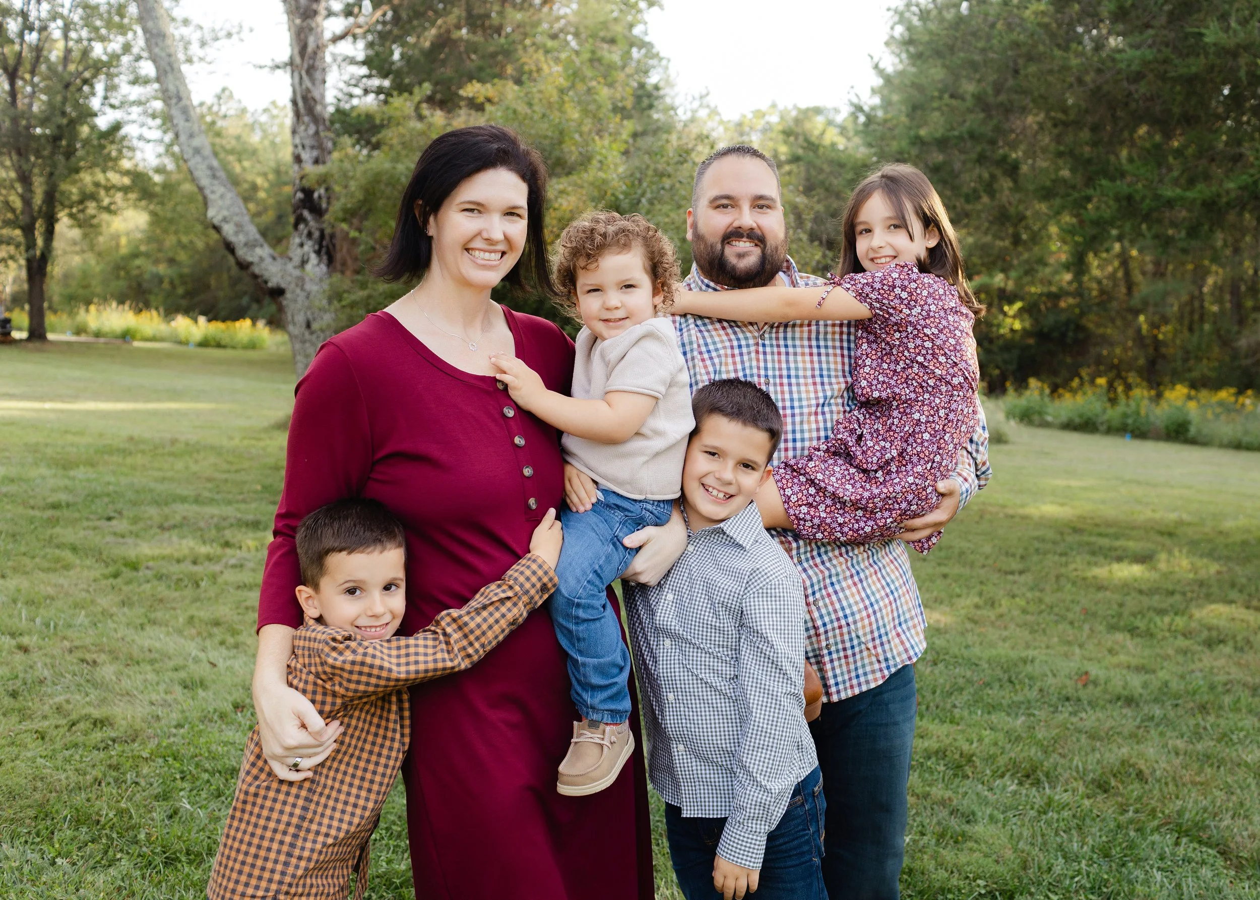 three-oaks-manor-greenhouse-family-portraits.jpg