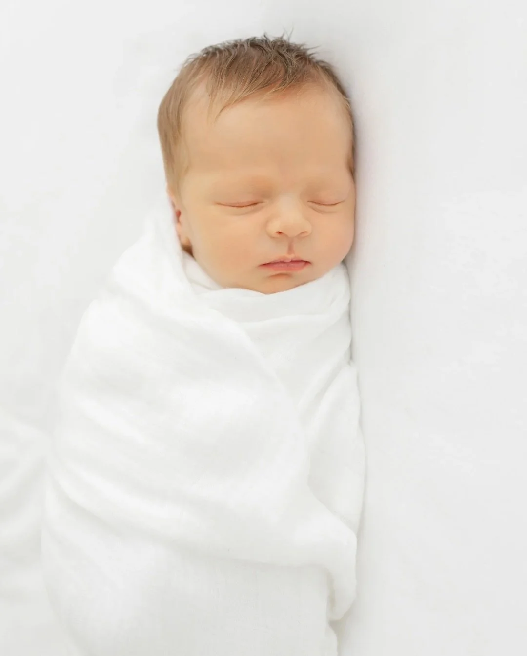 She decided this season was worth remembering 🤍

Motherhood is exhausting, and some days it doesn&rsquo;t feel easy to make a session happen. This mama worked hard to make it happen, and the pictures turned out absolutely perfect. Big sister even jo