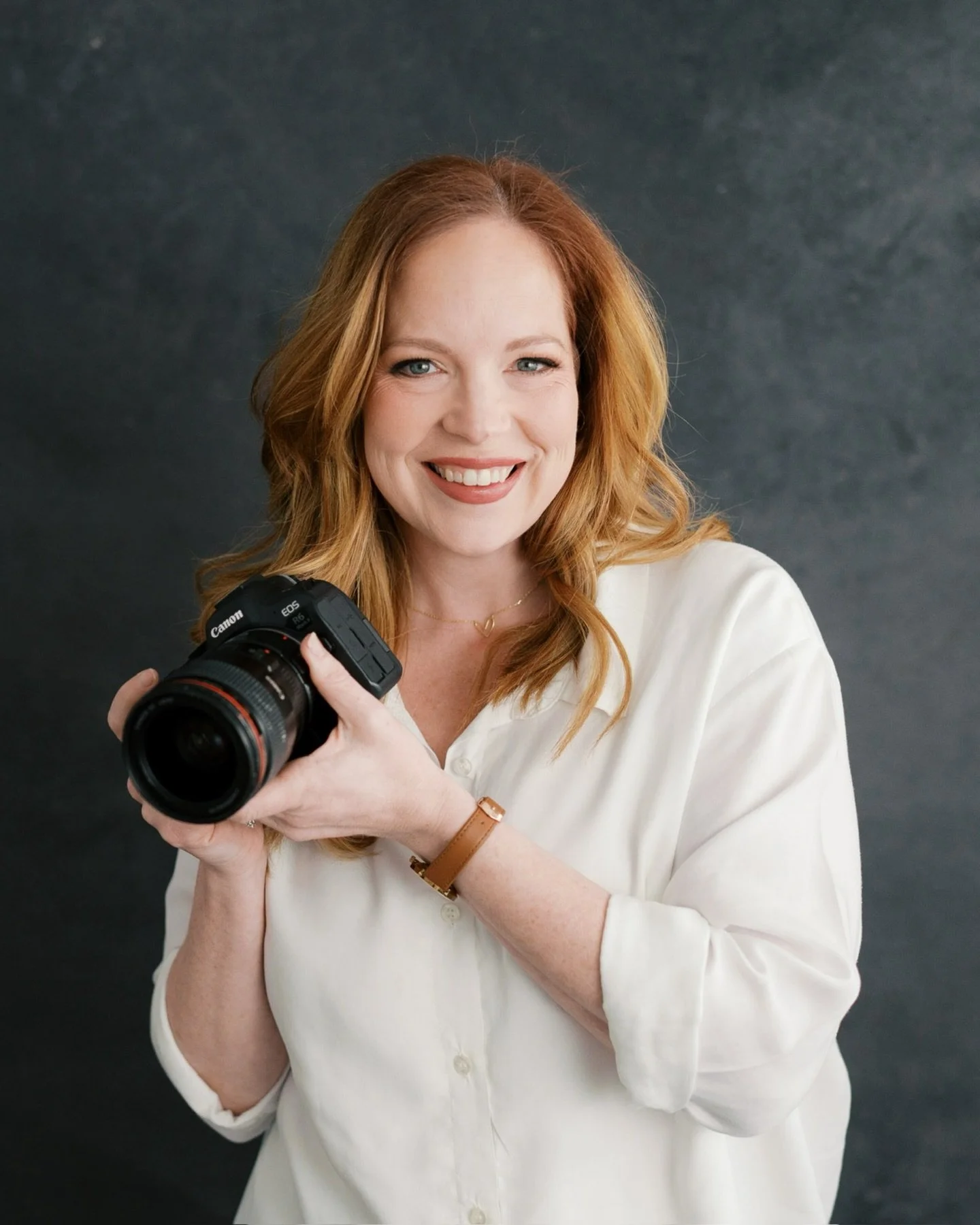 I was having a hard time feeling like myself during this branding session, and I know that what you&rsquo;re feeling can show in photos even if you&rsquo;re smiling and trying your best to hide it. 

So we pivoted. 

We focused on faceless shots, mot