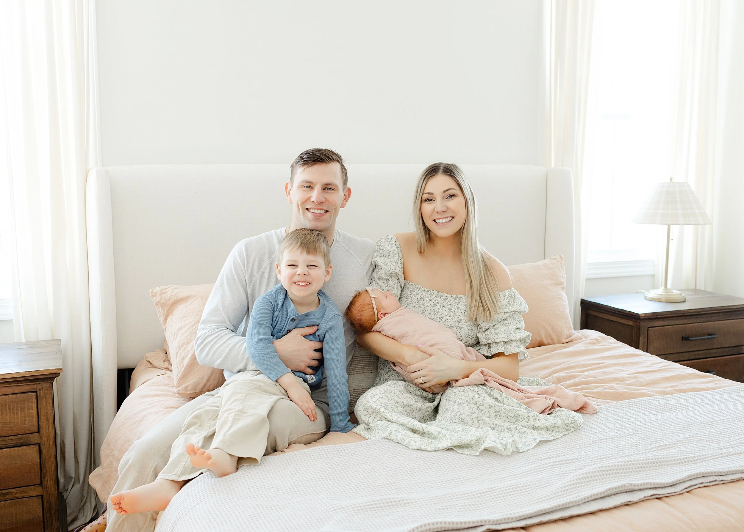 Amherst-Virginia-Lifestyle-Newborn-Photography-Pictures-Liz-Cook-Photography-In-Home_0002.jpg
