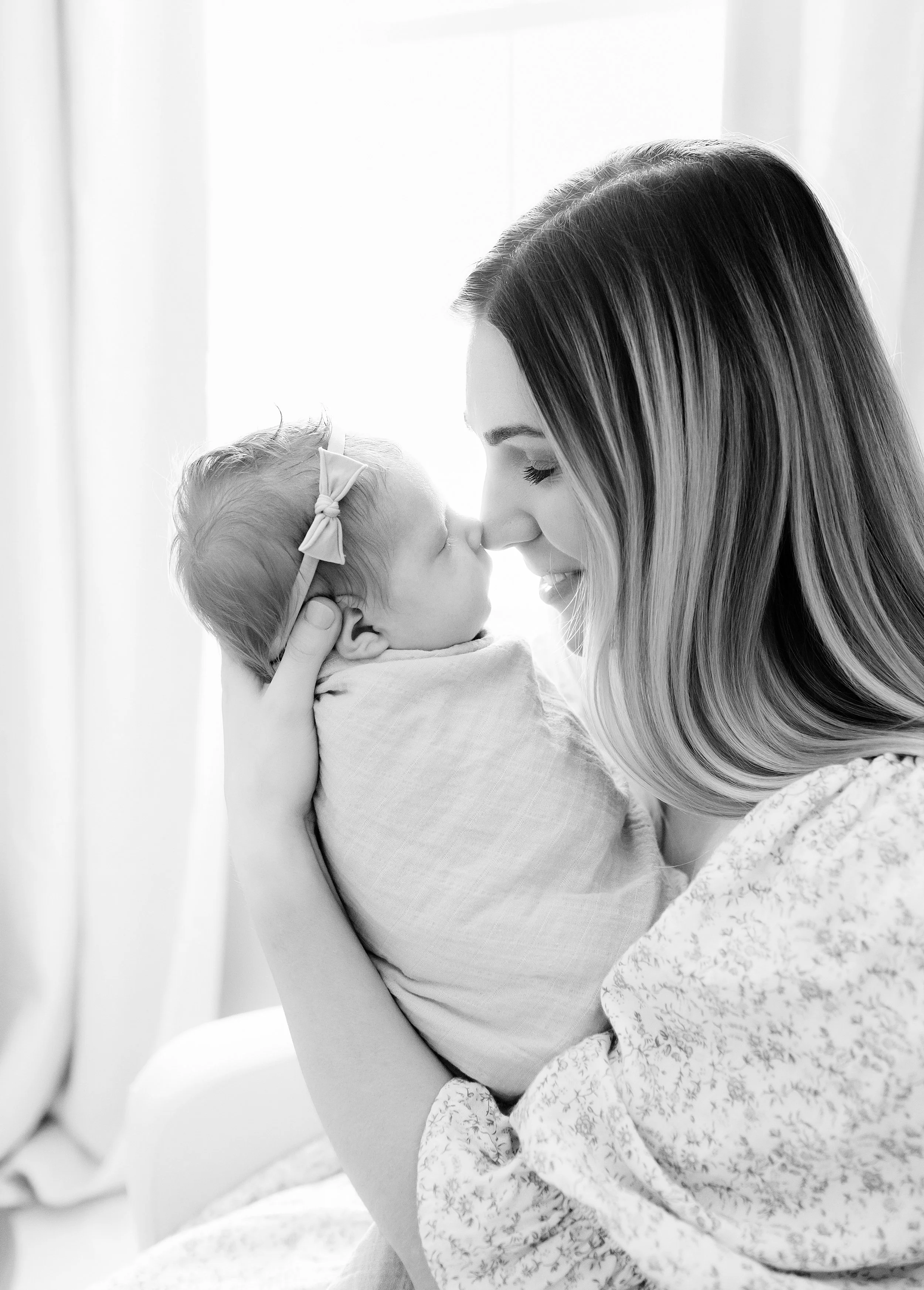 Amherst-Virginia-Lifestyle-Newborn-Photography-Pictures-Liz-Cook-Photography-In-Home_0013.jpg