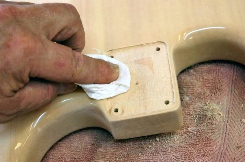  And take a dry paper towel and lightly burnish the lacquer “fuzz” off the edge. 