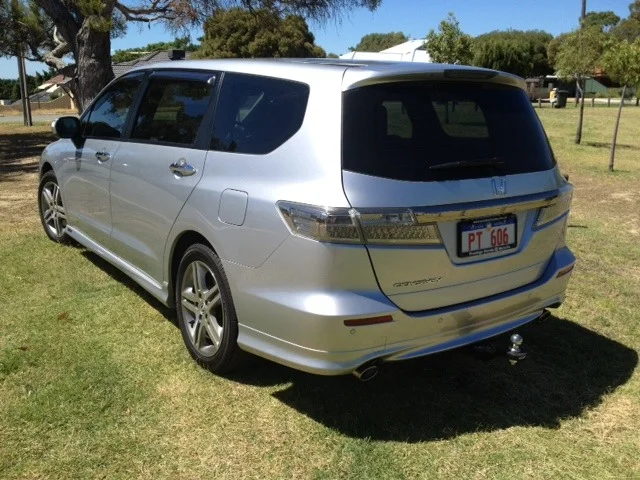 MiniVan 6 Passengers Private Chauffeur driven Airport Taxi Perth