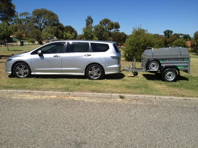 MiniVan 6 Passengers Private Chauffeur driven Airport Taxi Perth