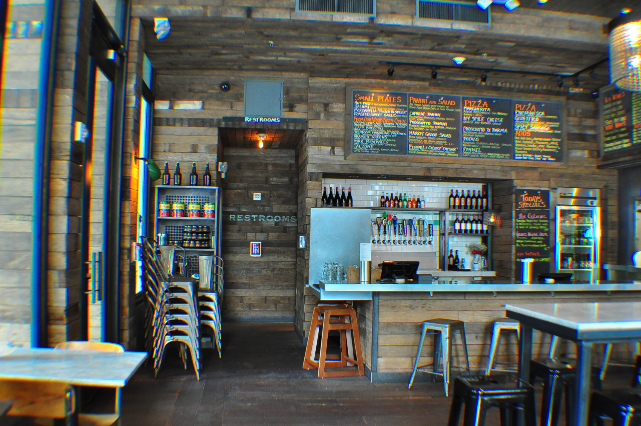 Urbano Pizza Bar 2012 (5).JPG